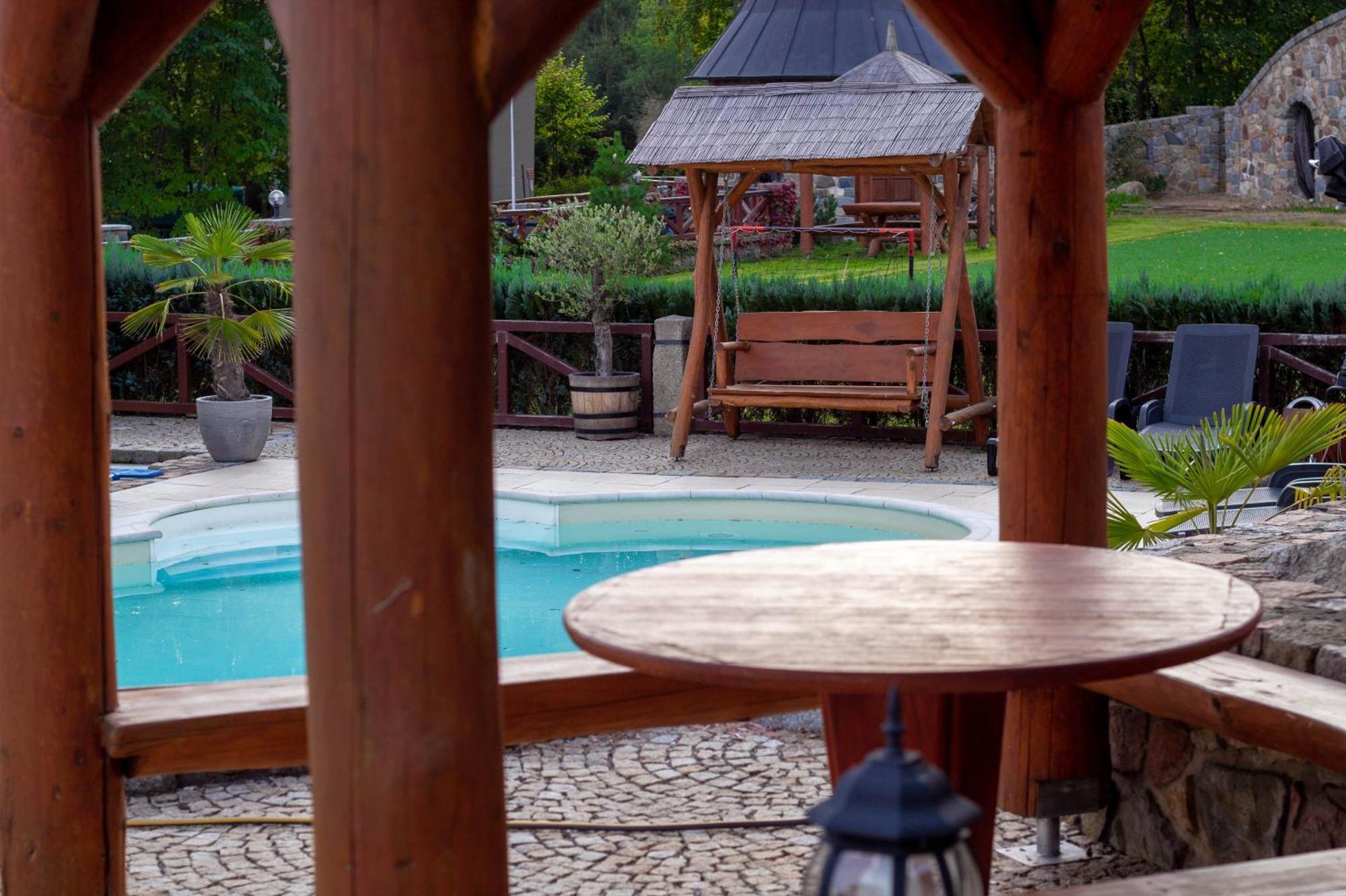 Hotel Zamecek Kaliste Poddubí Zewnętrze zdjęcie