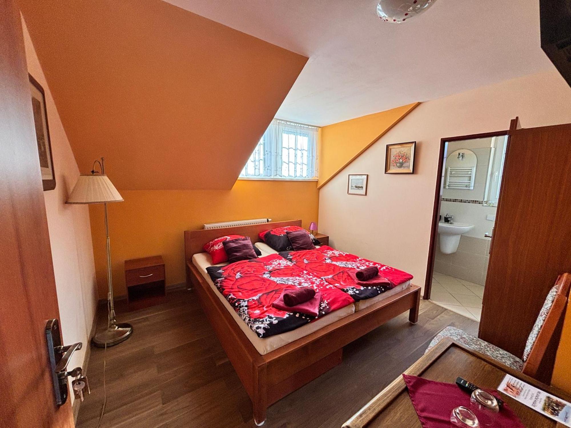 Hotel Zamecek Kaliste Poddubí Zewnętrze zdjęcie