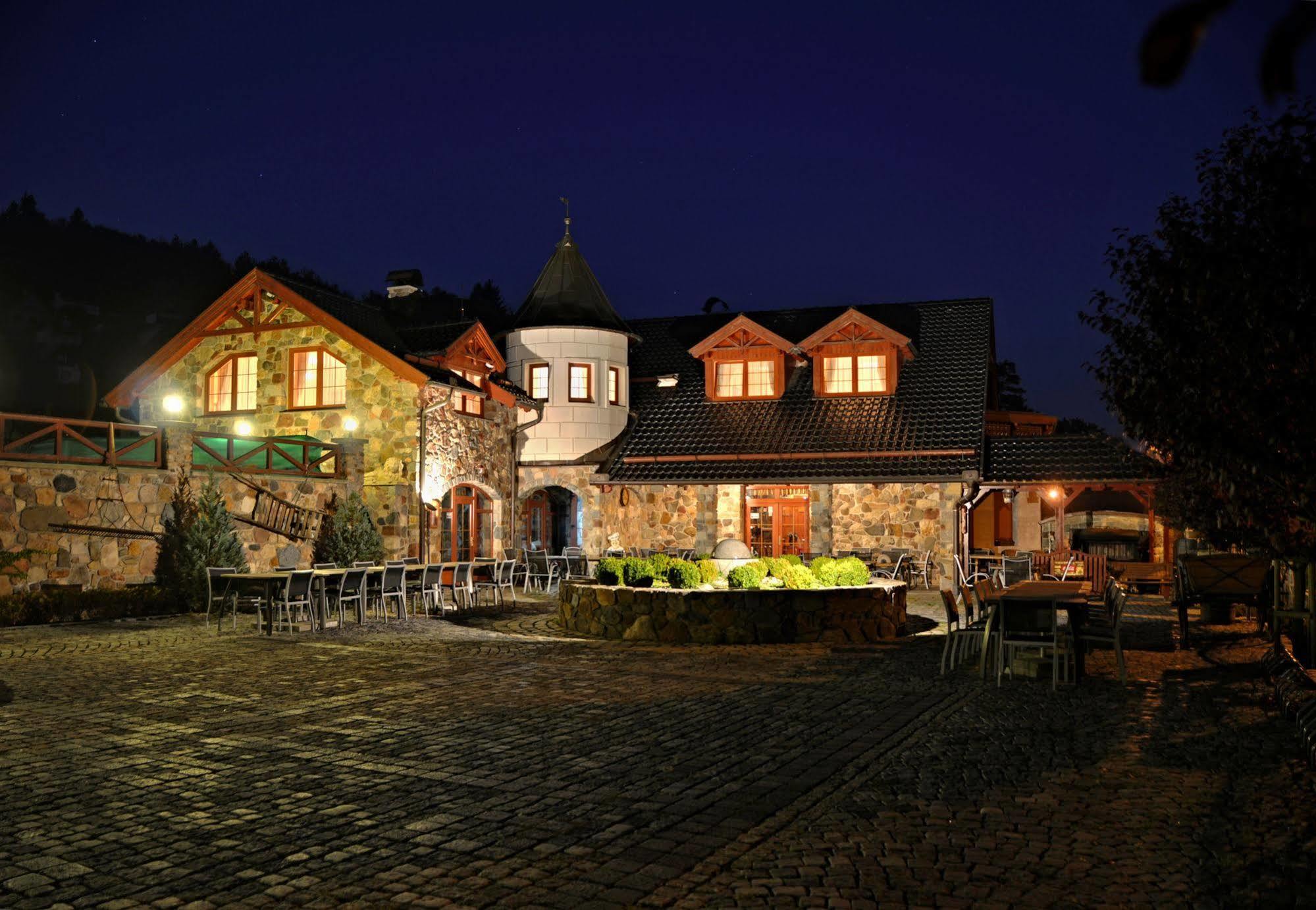 Hotel Zamecek Kaliste Poddubí Zewnętrze zdjęcie